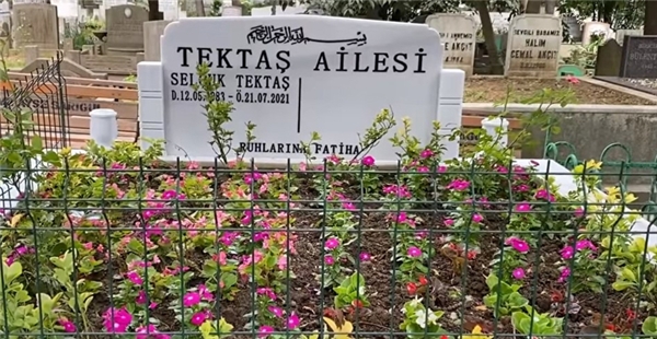 Alişan vefat eden kardeşi Selçuk Tektaş’ın mezarını ziyaret etti Son