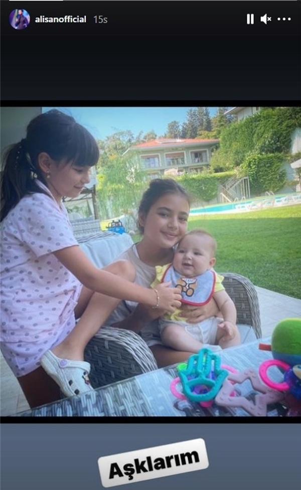 Kardeşinin yokluğuna alışamıyor...Alişan, Selçuk Tektaş'ın mezarını ziyaret etti