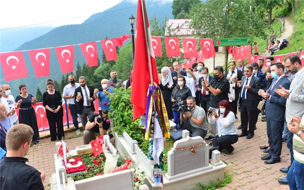 Eren Bülbül dualarla anıldı