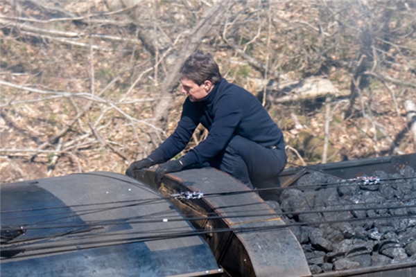 Görevimiz Tehlike 7'de aksilikler bitmiyor: Şimdi de Tom Cruise soyuldu!