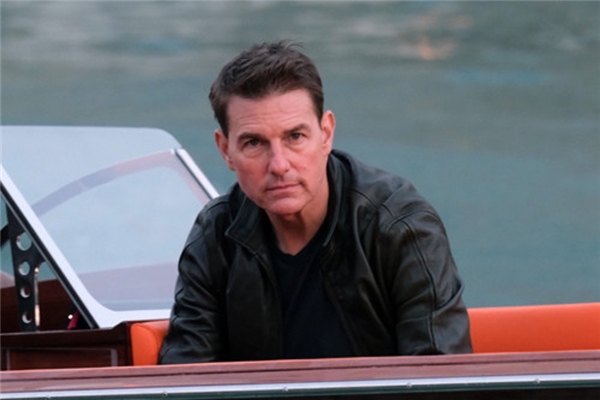 Görevimiz Tehlike 7'de aksilikler bitmiyor: Şimdi de Tom Cruise soyuldu!