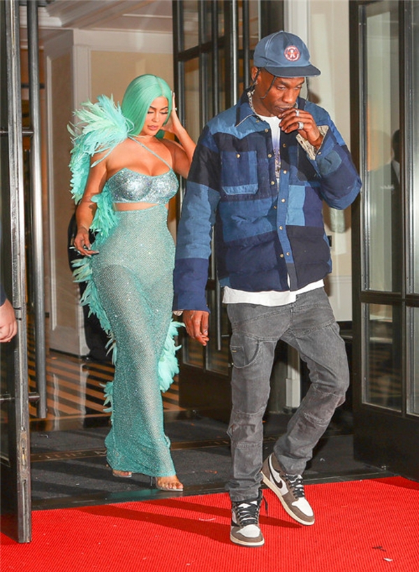 Son günlerin gündemdeki çifti: Bu ilişkinin benzeri yok