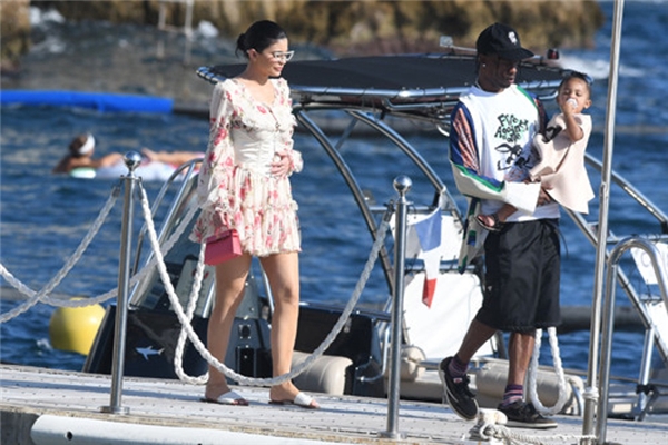 Son günlerin gündemdeki çifti: Bu ilişkinin benzeri yok