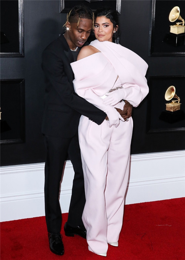 Son günlerin gündemdeki çifti: Bu ilişkinin benzeri yok