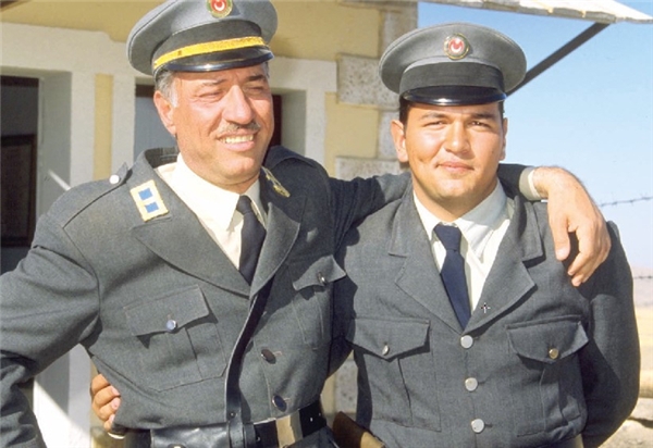 Sinan Cetin Imzali Propaganda Yi Kemal Sunal In Ailesi Kazandi Son Dakika Magazin