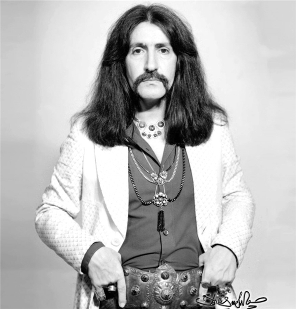 Filiz Akın hasta yatağından konuştu: Starlık beni terk etmeden ben onu terk ettim