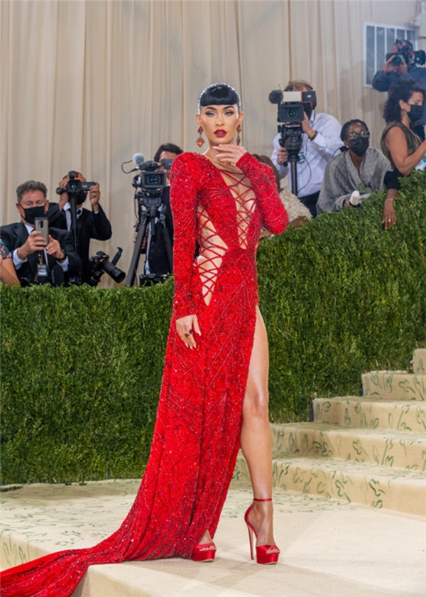 Megan Fox: Nasıl görünmem gerektiğine siz karar veremezsiniz, hepinize meydan okuyorum