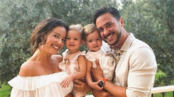  <a class='keyword-sd' href='/pelin-akil/' title='Pelin Akil'>Pelin Akil</a>: Alin ve Lina'nın bakıcısı yok